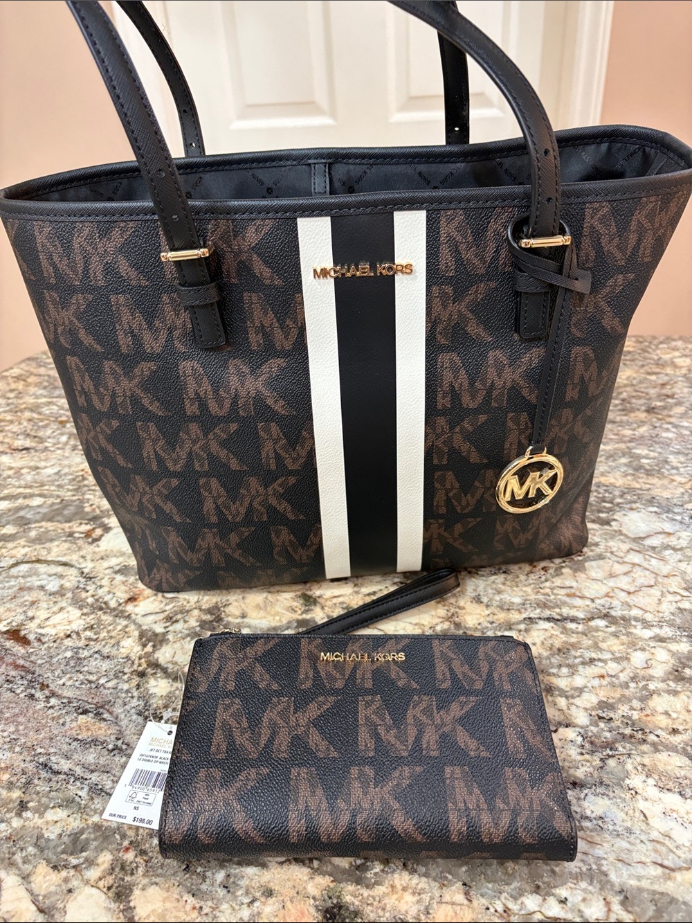 NWT Michael Kors Jet Set Travel Tote and Matching Wallet